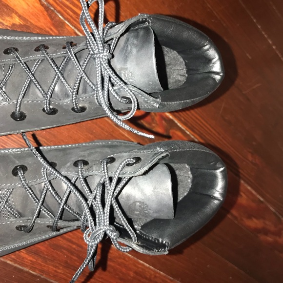 Black Timberland Size 8.5 - Picture 6 of 8